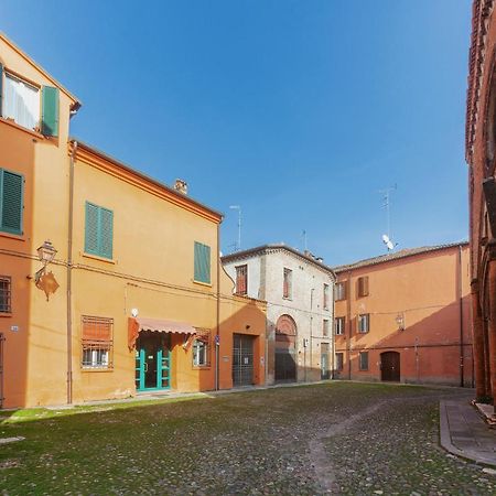 Duplex Apartment In Centro Con Posto Auto Privato Ferrara Exterior photo