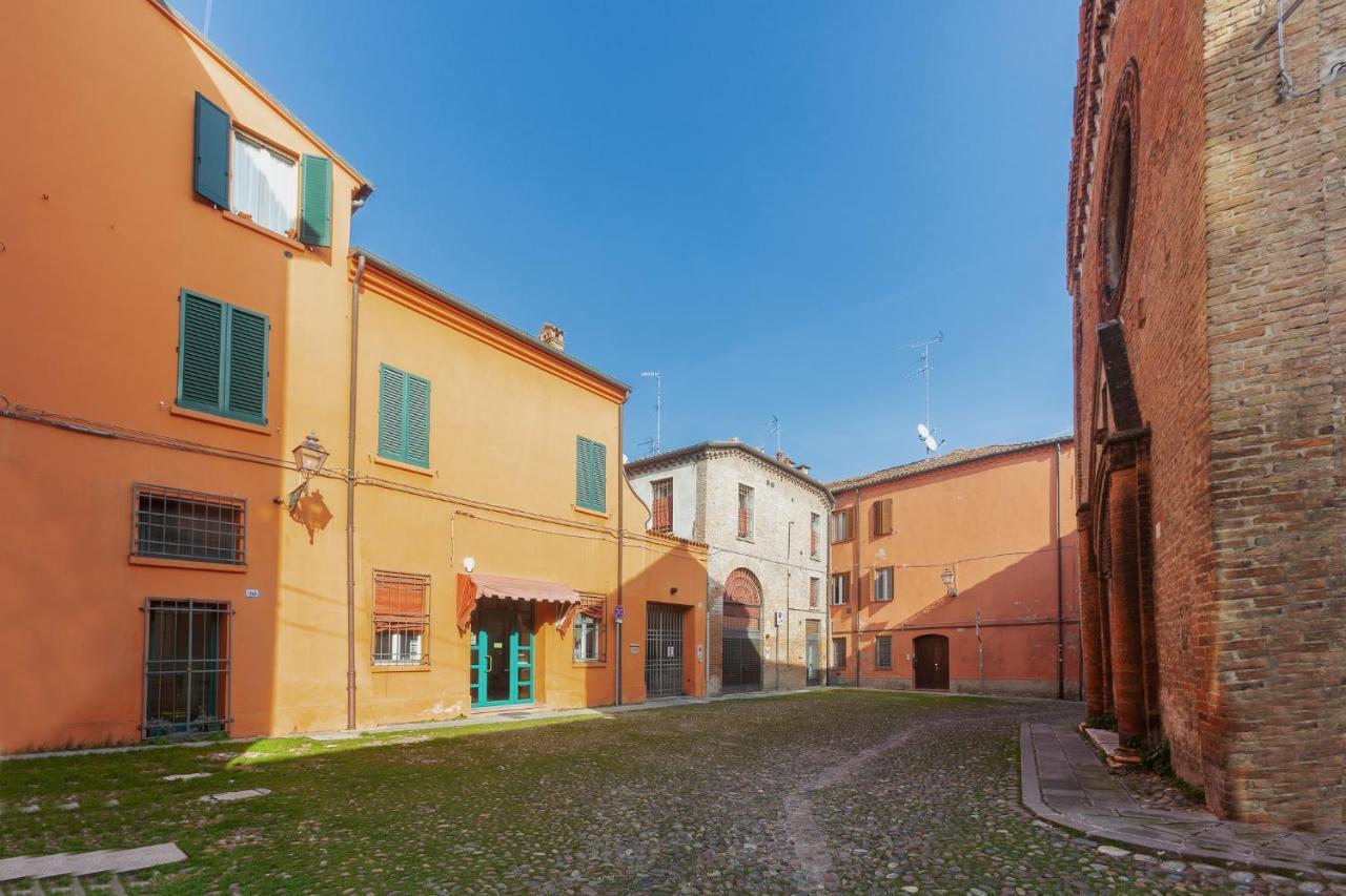 Duplex Apartment In Centro Con Posto Auto Privato Ferrara Exterior photo